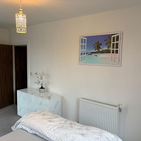 Spacious Apartment In The Heart Of Chelmsford Kültér fotó